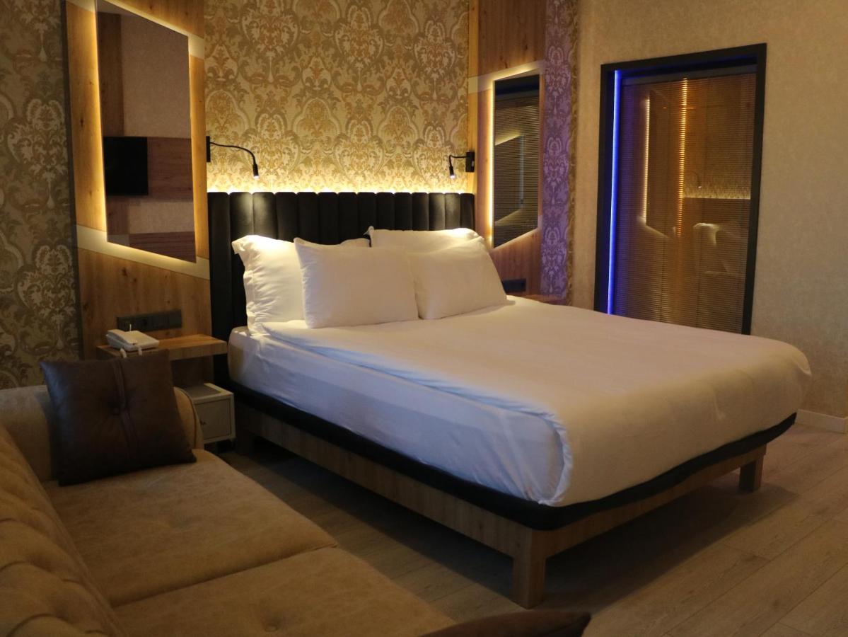 Isnova Hotel Airport Antalia Esterno foto